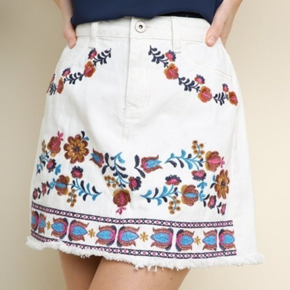 Umgee Dresses & Skirts - Umgee | Embroidered Floral White Denim Mini Skirt High Waisted Pockets Frayed